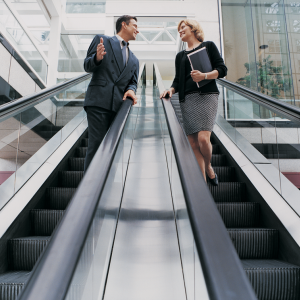 Pasamano para escalera mecánica